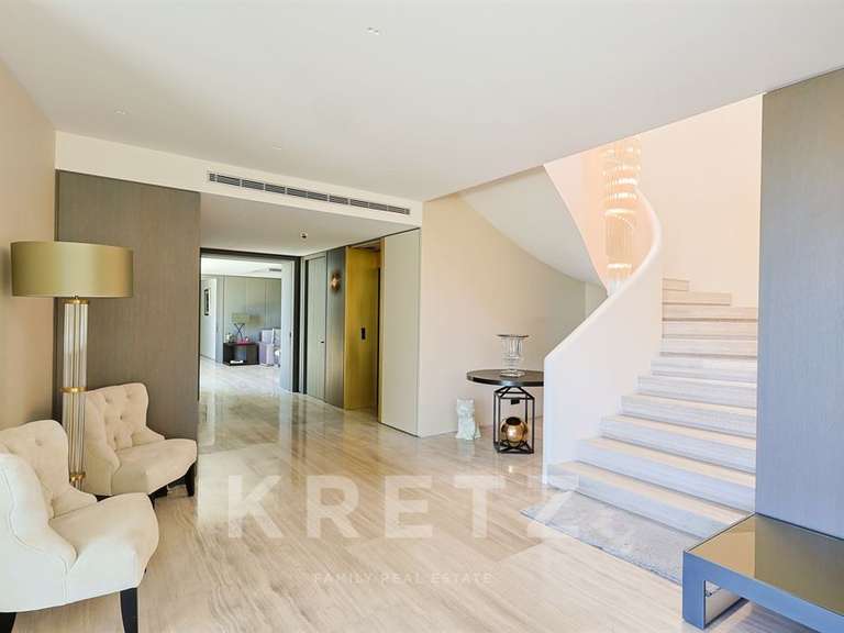 Maison Cap-d-antibes - 9 chambres - 900m²