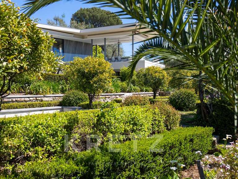 Maison Cap-d-antibes - 9 chambres - 900m²