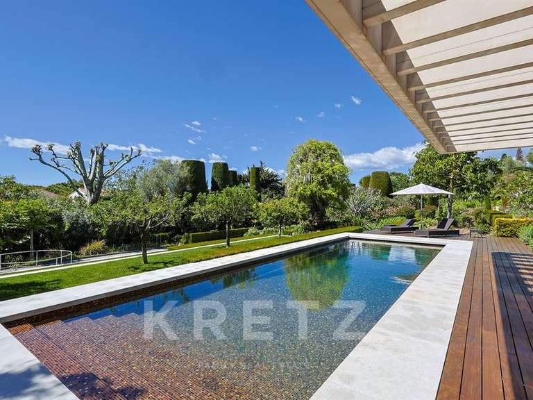 Maison Cap-d-antibes - 9 chambres - 900m²