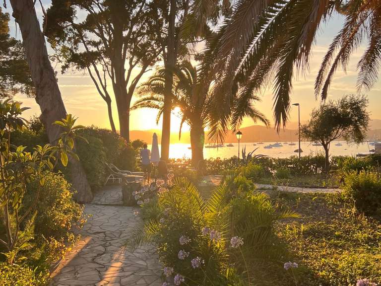 Maison Cap-d-antibes - 3 chambres - 143m²