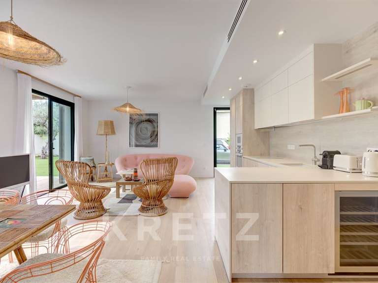 Maison Cap-d-antibes - 3 chambres - 164m²