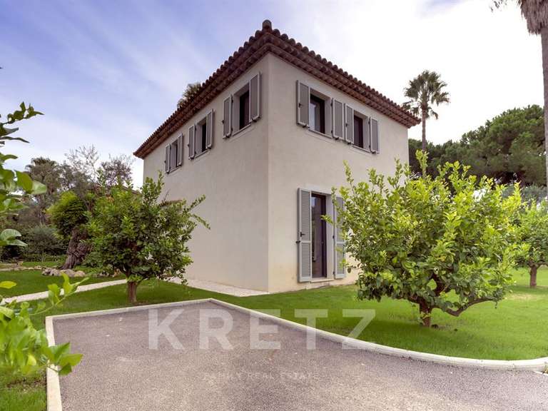 Maison Cap-d-antibes - 3 chambres - 164m²