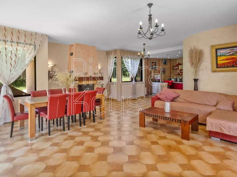 Maison Cap-d-antibes - 5 chambres - 408m²