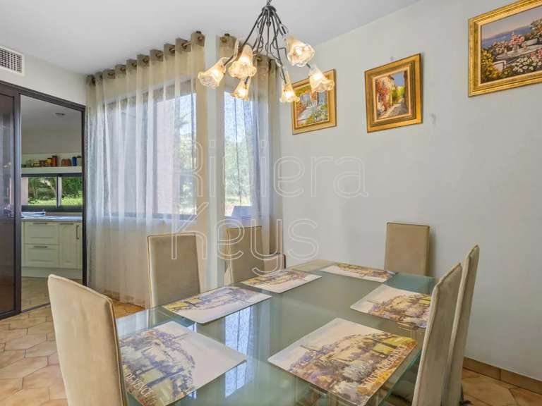 Maison Cap-d-antibes - 5 chambres - 408m²