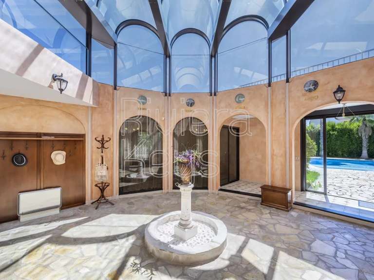 Maison Cap-d-antibes - 5 chambres - 408m²