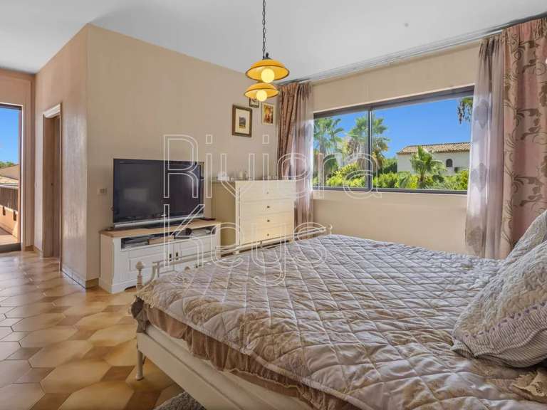Maison Cap-d-antibes - 5 chambres - 408m²