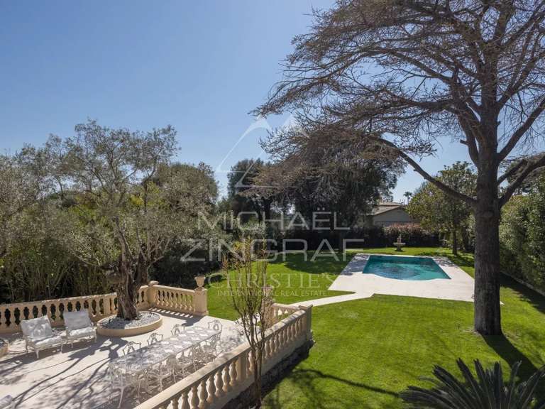 Maison Cap-d-antibes - 5 chambres - 430m²
