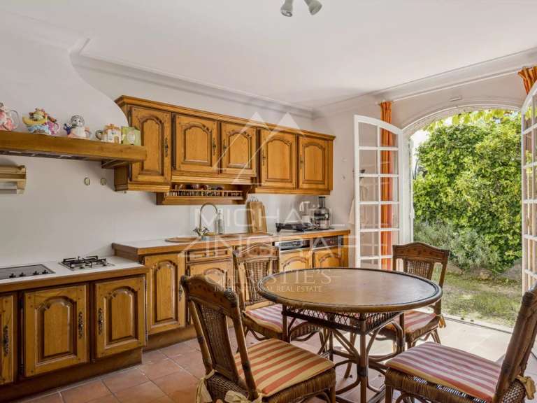 Maison Cap-d-antibes - 5 chambres - 430m²