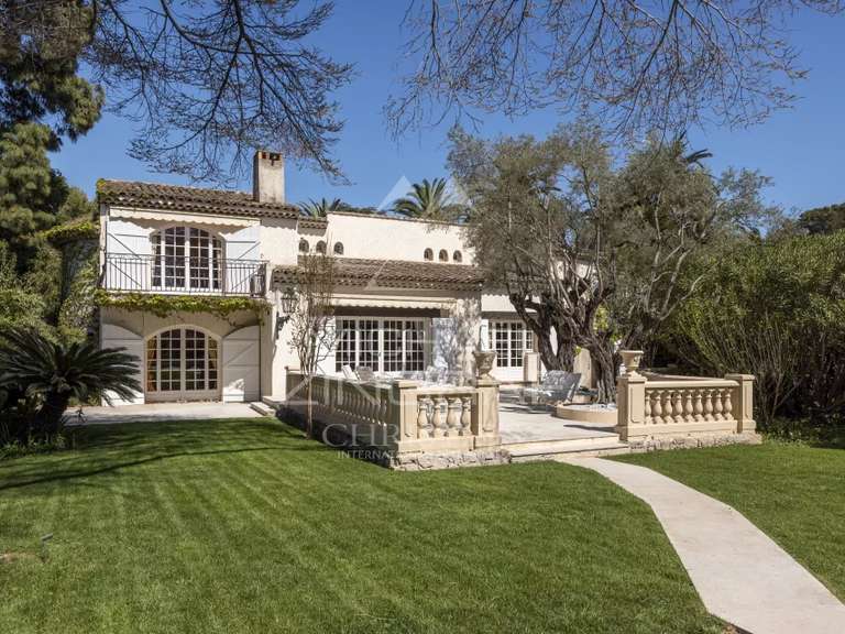 Maison Cap-d-antibes - 5 chambres - 430m²