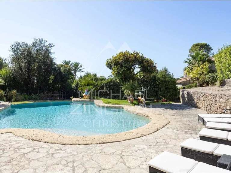 Maison Cap-d-antibes - 7 chambres - 352m²