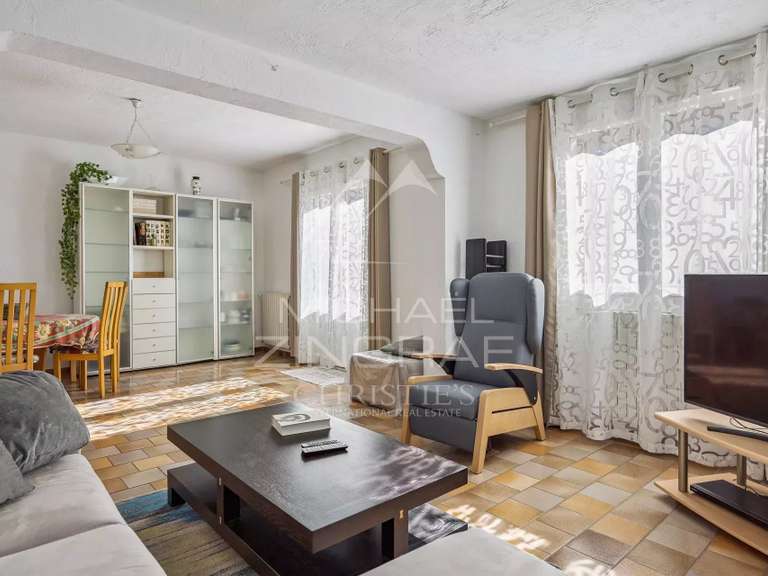 Maison Cap-d-antibes - 7 chambres - 352m²