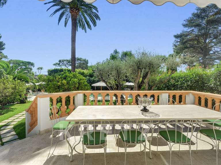 Maison avec Vue sur mer Cap-d-antibes - 5 chambres - 253m²