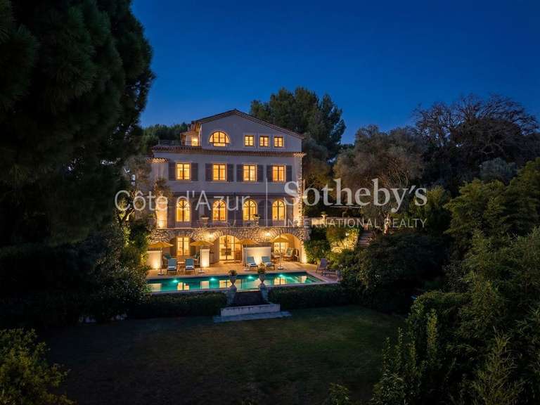 Maison Cap-d-antibes - 4 chambres - 300m²