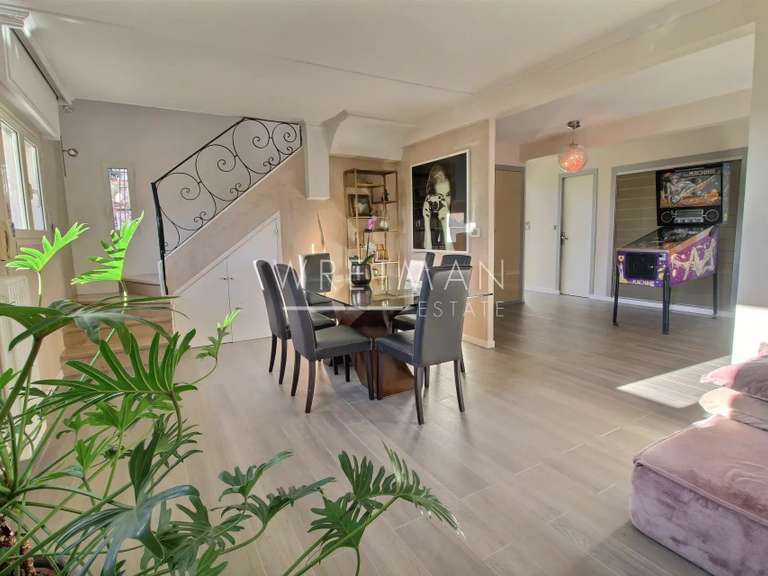 Maison Cap-d-antibes - 5 chambres - 173m²