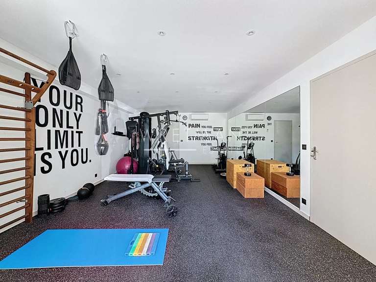 Maison Cap-d-antibes - 5 chambres - 266m²