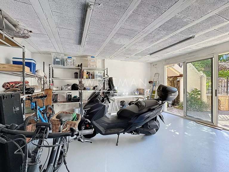 Maison Cap-d-antibes - 5 chambres - 266m²