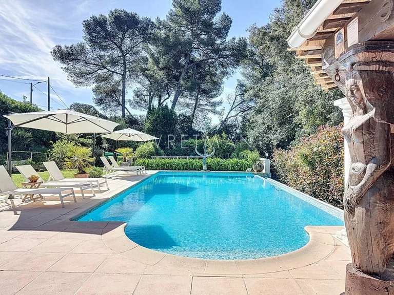 Maison Cap-d-antibes - 5 chambres - 266m²