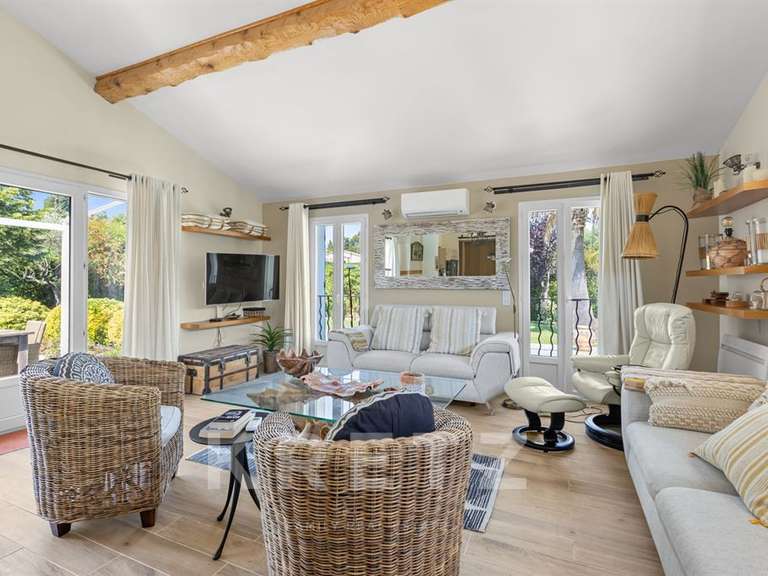 Maison Cap-d-antibes - 5 chambres - 170m²