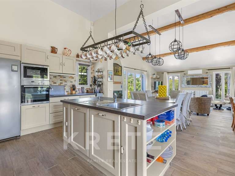 Maison Cap-d-antibes - 5 chambres - 170m²