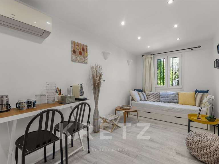 Maison Cap-d-antibes - 5 chambres - 170m²