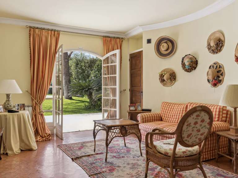 Maison Cap-d-antibes - 5 chambres - 430m²