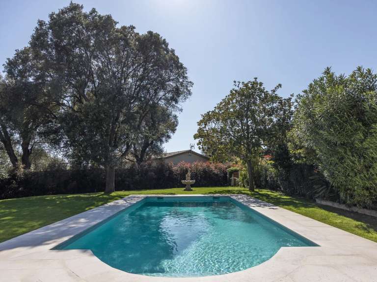 Maison Cap-d-antibes - 5 chambres - 430m²