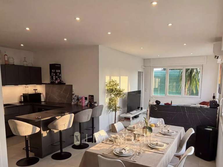 Maison Cap-d-antibes - 2 chambres - 55m²