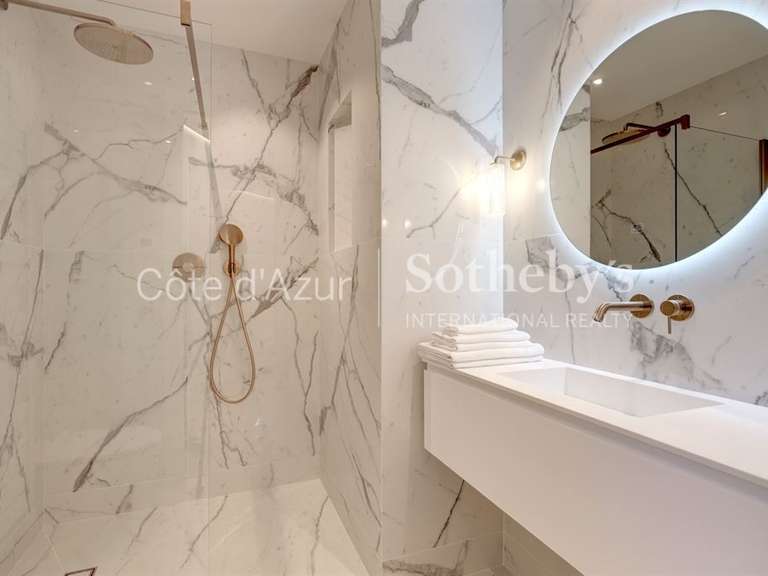 Maison Cap-d-antibes - 4 chambres - 280m²