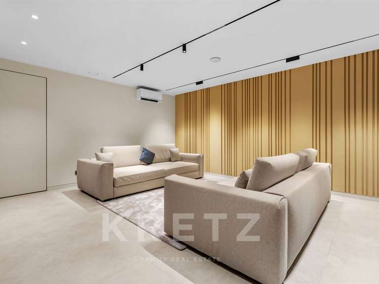 Maison Cap-d-antibes - 7 chambres - 400m²