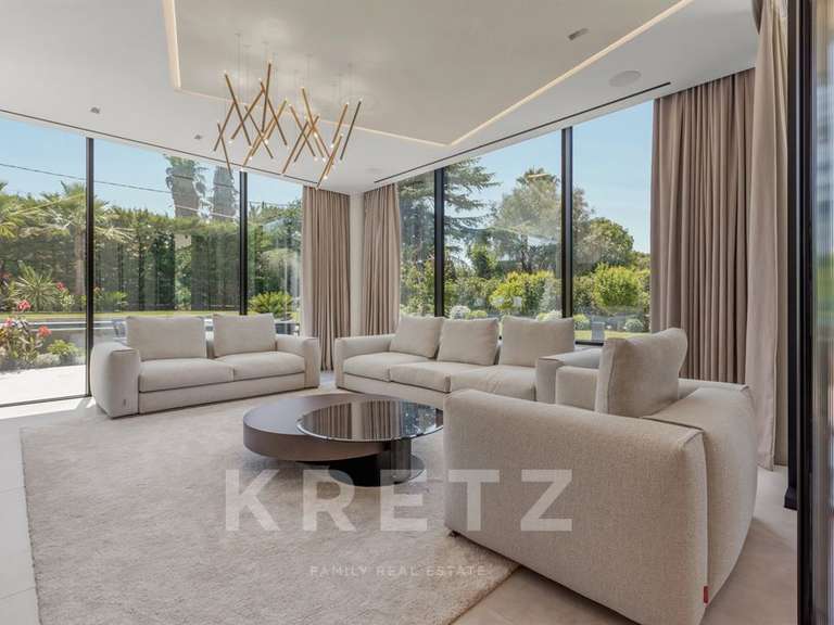 Maison Cap-d-antibes - 7 chambres - 400m²