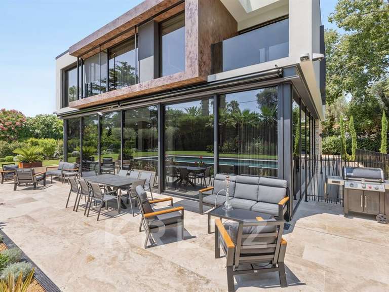 Maison Cap-d-antibes - 7 chambres - 400m²