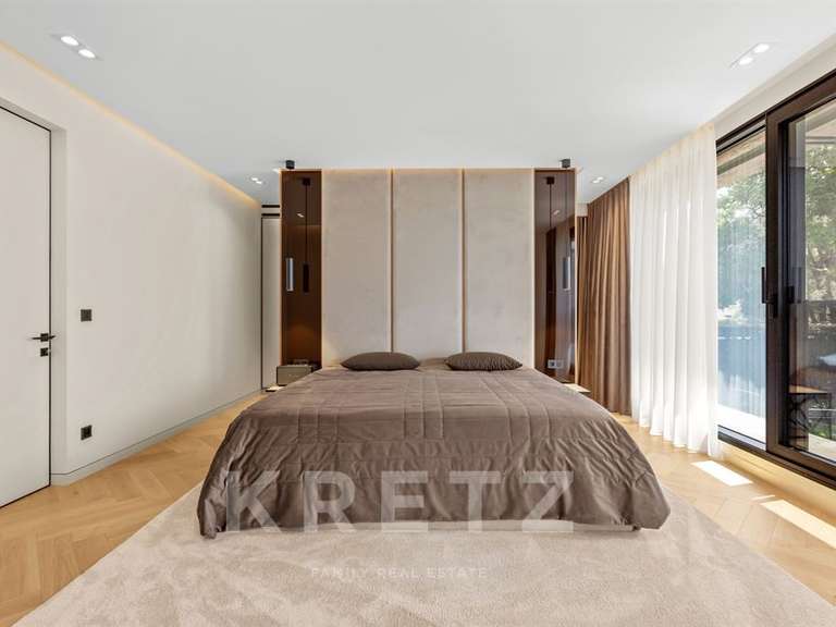 Maison Cap-d-antibes - 7 chambres - 400m²