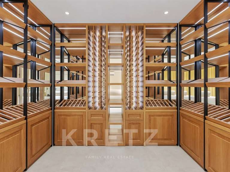 Maison Cap-d-antibes - 7 chambres - 400m²