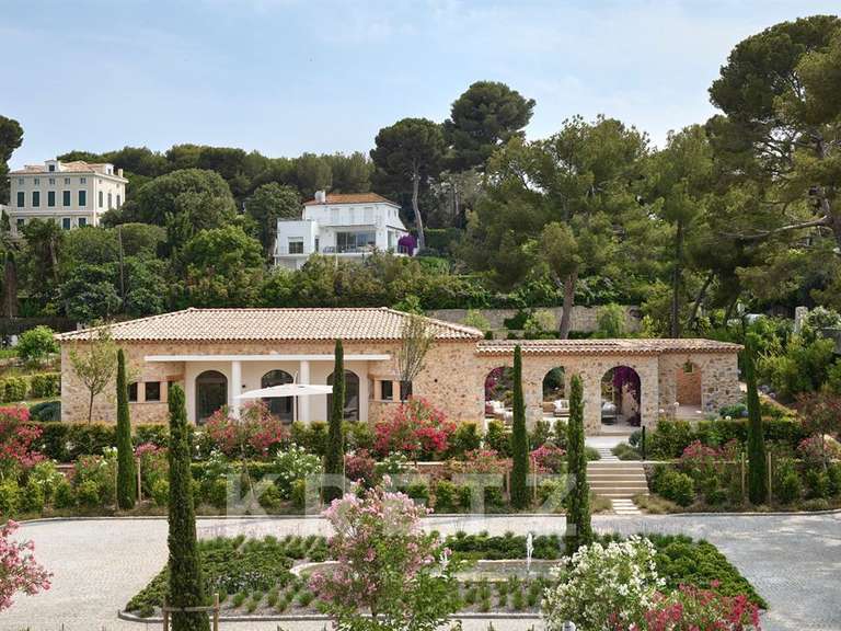 Maison avec Vue sur mer Cap-d-antibes - 9 chambres - 1489m²