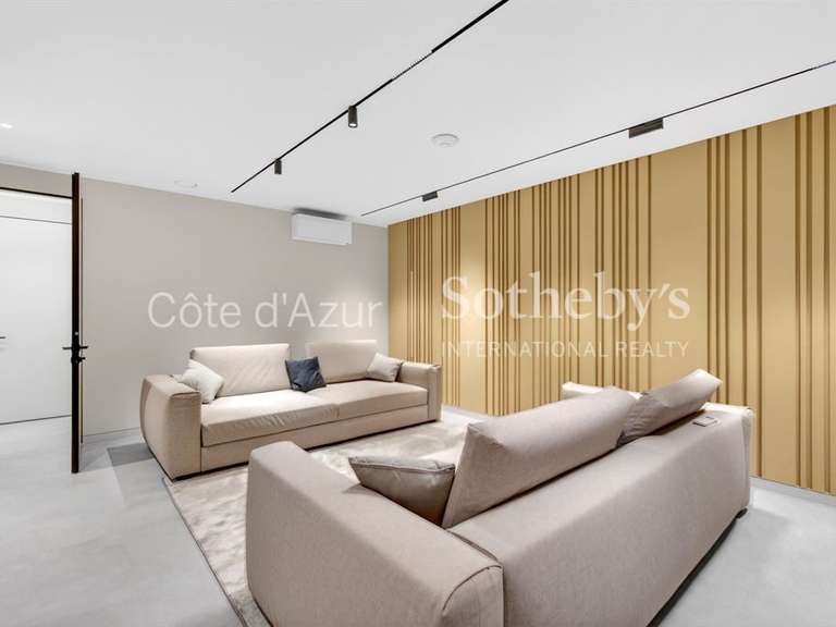 Maison Cap-d-antibes - 5 chambres - 404m²