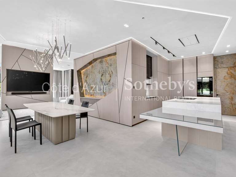 Maison Cap-d-antibes - 5 chambres - 404m²