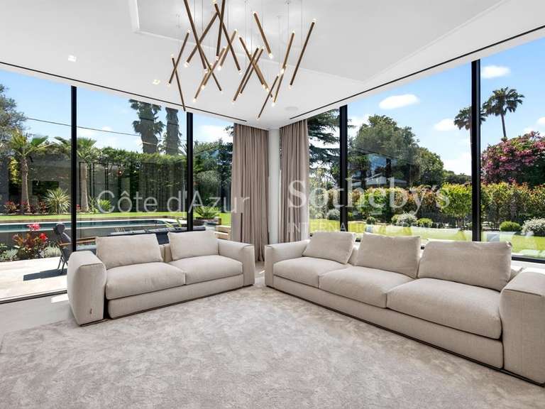 Maison Cap-d-antibes - 5 chambres - 404m²