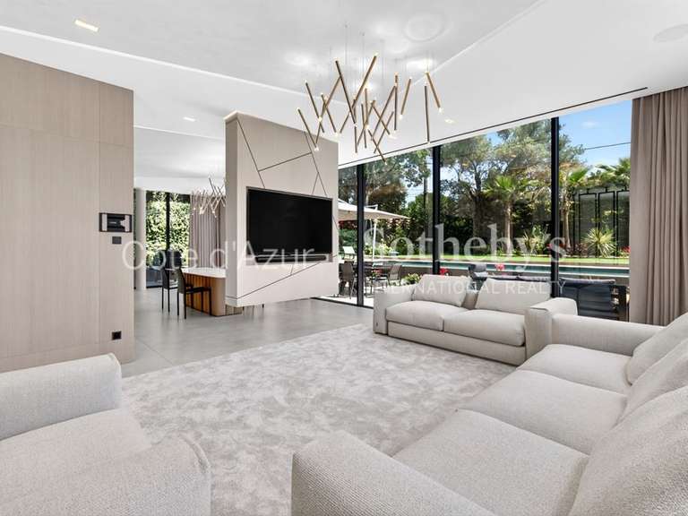 Maison Cap-d-antibes - 5 chambres - 404m²