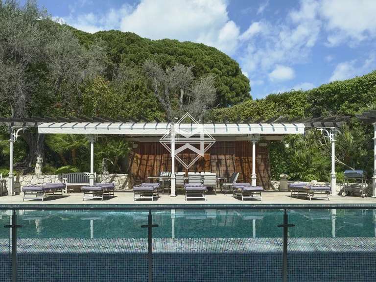 Propriété Cap-d-antibes - 9 chambres - 3000m²