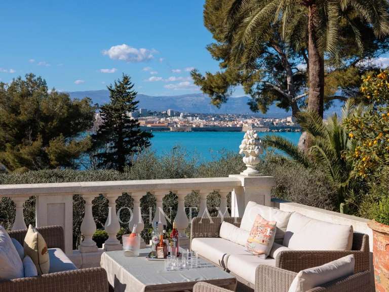 Propriété avec Vue sur mer Cap-d-antibes - 5 chambres - 245m²