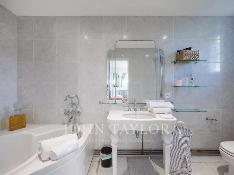 Propriété avec Vue sur mer Cap-d-antibes - 5 chambres - 245m²