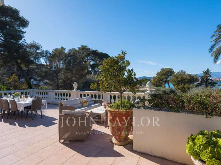 Propriété avec Vue sur mer Cap-d-antibes - 5 chambres - 245m²