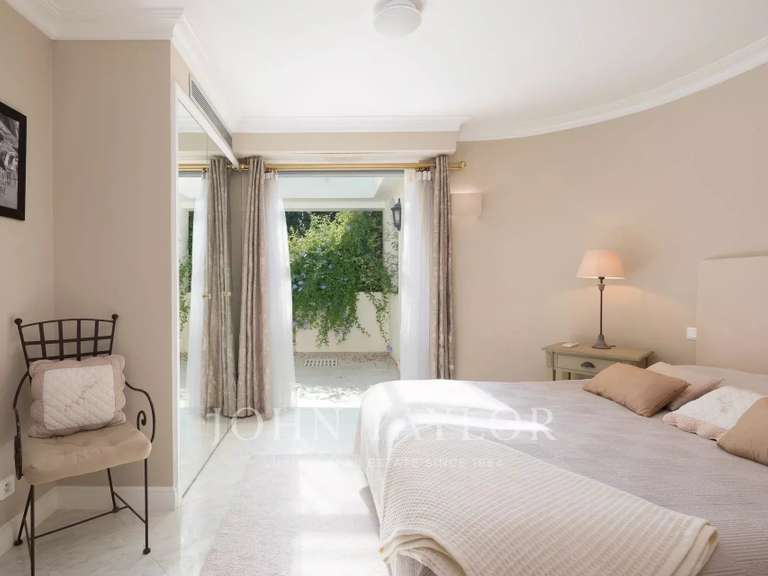 Propriété Cap-d-antibes - 10 chambres - 600m²