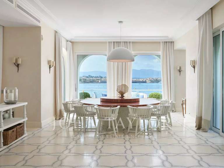 Propriété avec Vue sur mer Cap-d-antibes - 5 chambres - 408m²