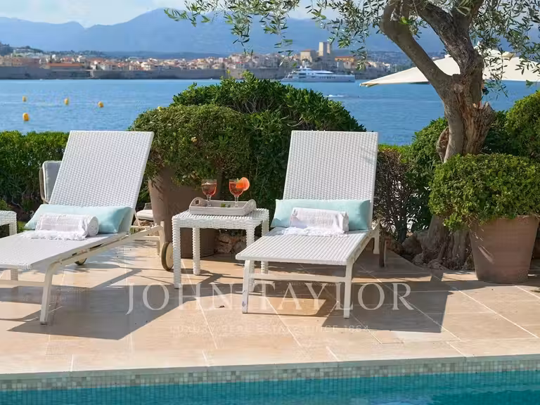 Propriété avec Vue sur mer Cap-d-antibes - 5 chambres - 408m²