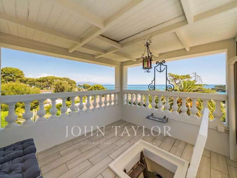 Propriété Cap-d-antibes - 6 chambres - 400m²