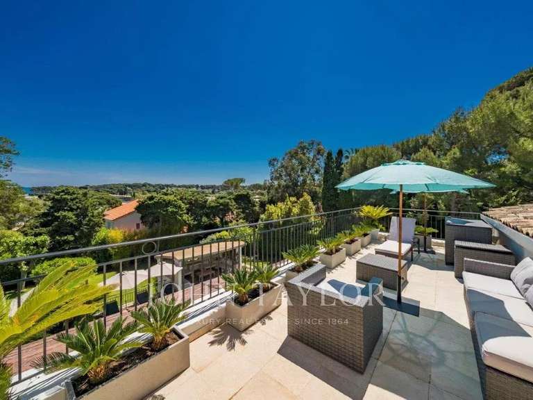Propriété Cap-d-antibes - 6 chambres - 400m²