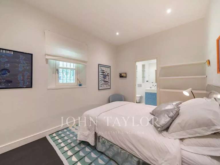 Propriété Cap-d-antibes - 6 chambres - 400m²