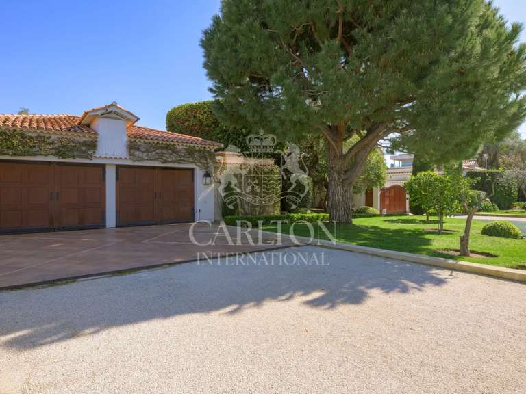 Propriété Cap-d-antibes - 555m²