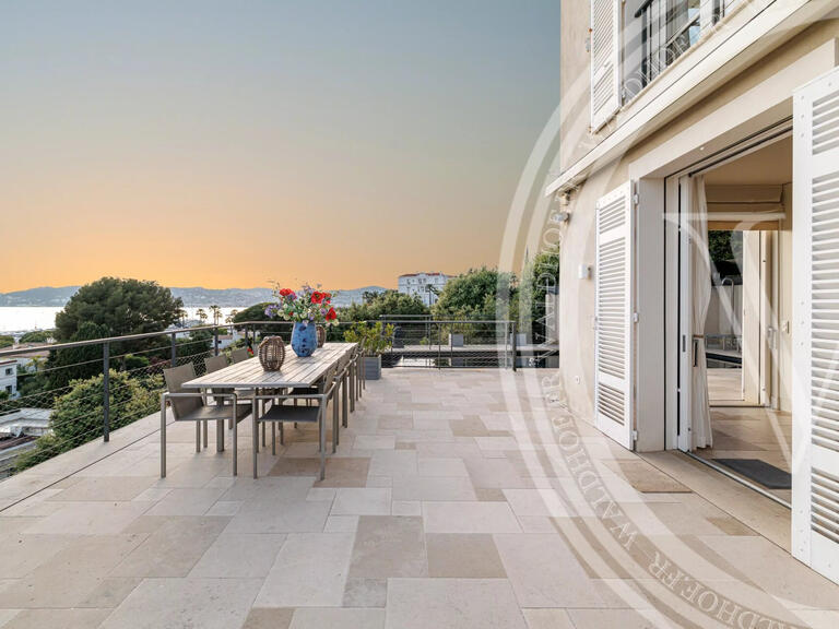 Villa Cap-d-antibes - 6 chambres - 350m²